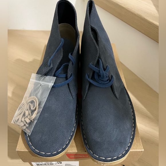 Clarks desert boots in us 8 - Picture 3 of 3